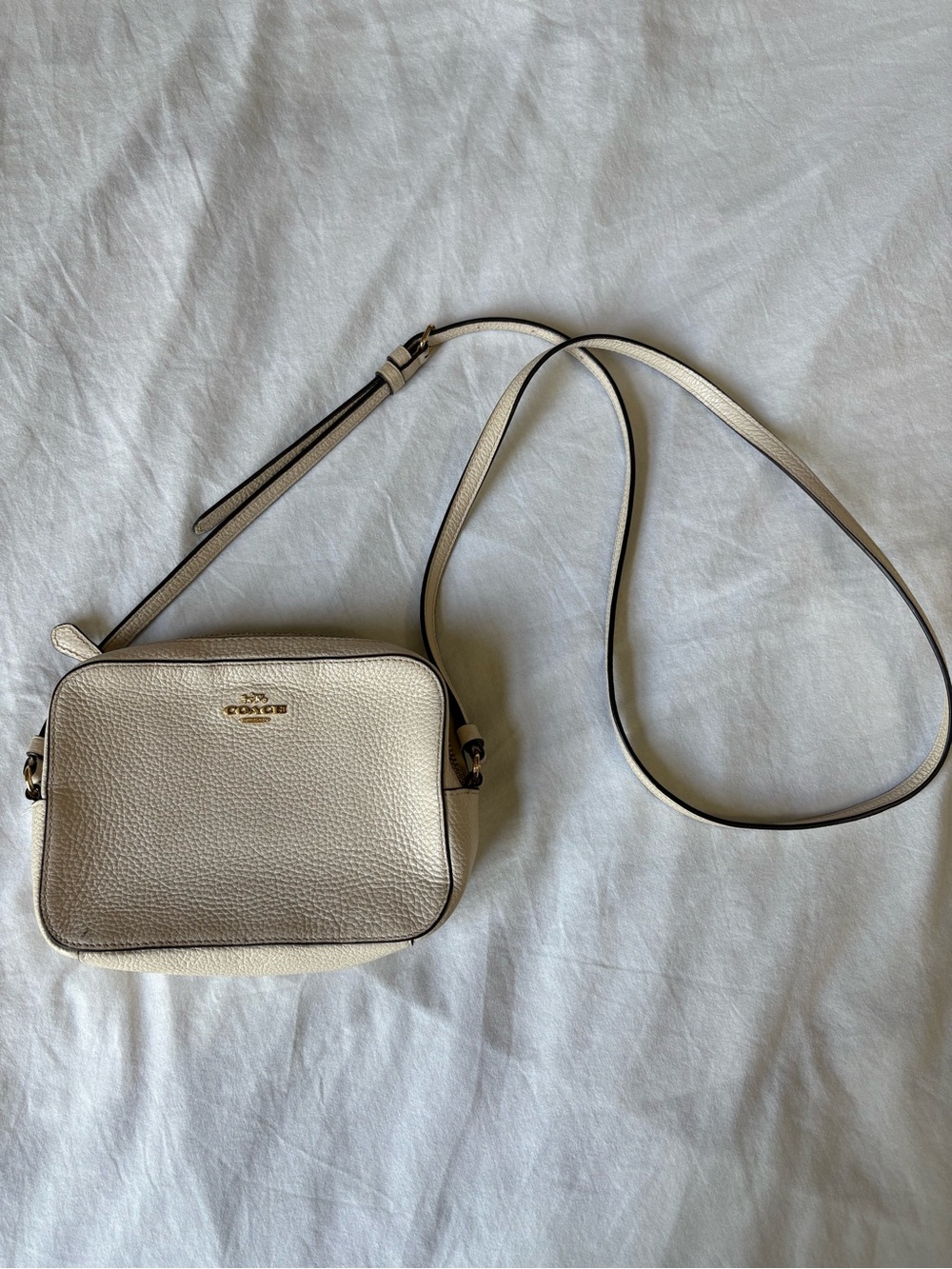 Coach Cream Pebbled Leather Camera Bag Crossbody with Gold Hardware